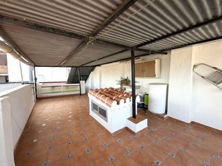 Casa en �lora. �encantador chalet adosado en el coraz�n de �lora!