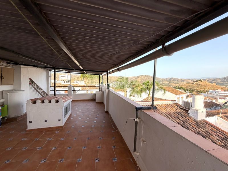 Foto 81252e65-6754-4062-95a6-b1023971ecd3. Casa amb xemeneia a Álora