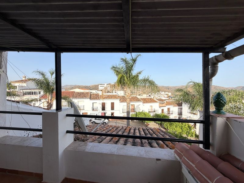 Foto c4aede71-71fb-41f9-8cbb-6ccc0d7d7999. Casa amb xemeneia a Álora
