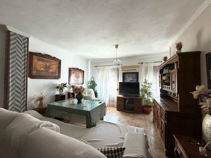 Foto 30c69940-c9a0-4985-aaf0-1101e0de4932. Maison avec cheminée dans Álora