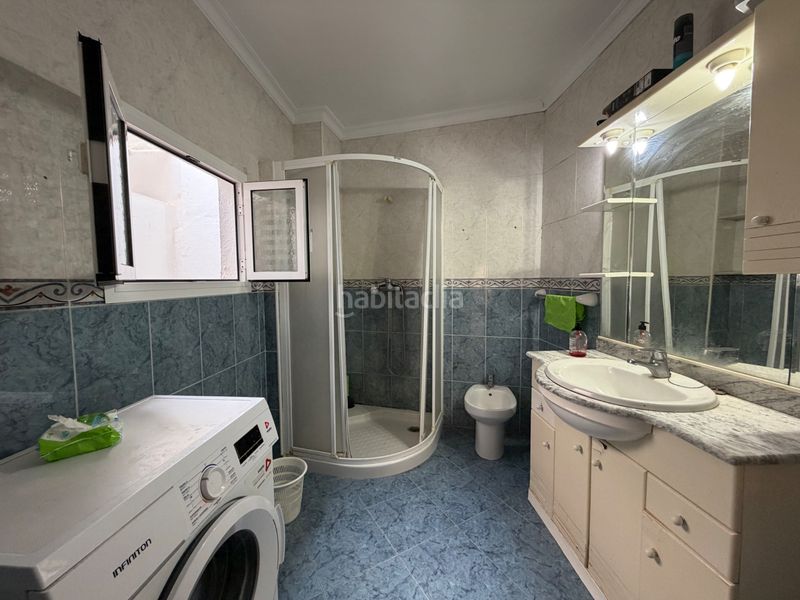 Foto 4a330c9b-d10c-4d85-8ea6-fd60084445f3. Casa adossada a Álora