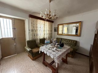 Maison jumelée à Álora. Casa con gran potencial y 3 accesos en álora