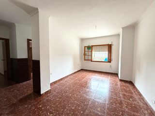 Maison à Álora. Casa en una sola planta con gran patio en álora