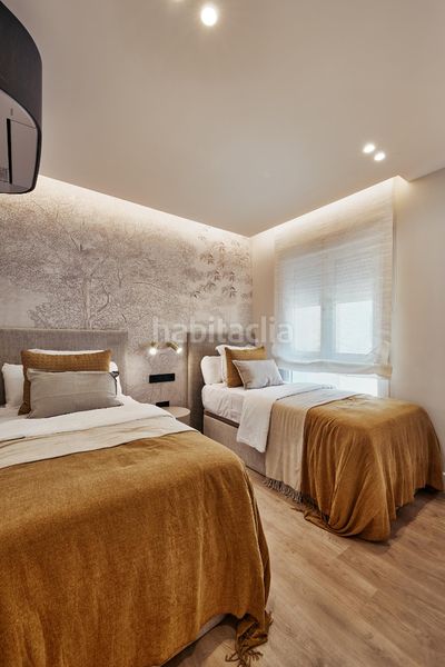 Foto a38bed01-6b51-4c4b-811e-67312aede343. Pis amb xemeneia calefacció a Lista Madrid