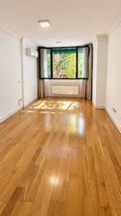 Pis a Pacífico. Vivienda exterior reformada en el distrito de retiro, junto a at
