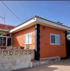 Casa en Calle mejeneros 2. En venta dos casas en terreno urbano
