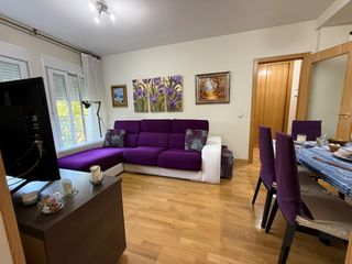 Piso en Los Villares. Piso 2 dormitorios con terraza y piscina .impecable !!!