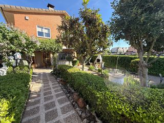 Haus in El Mirador-El Grillero. Tu casa independiente en urbanización el romeral