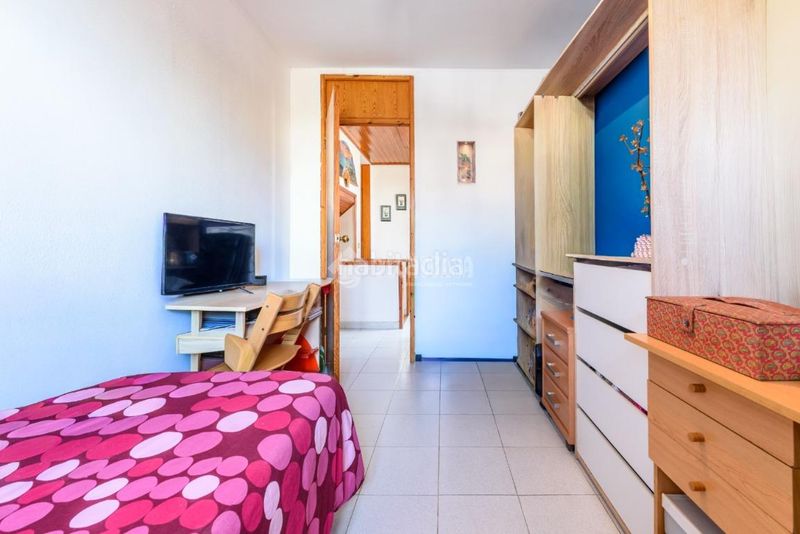 Foto eb26e868-67d8-4536-9a0b-ad500520c190. Casa aparellada a Pallaresos (Els)