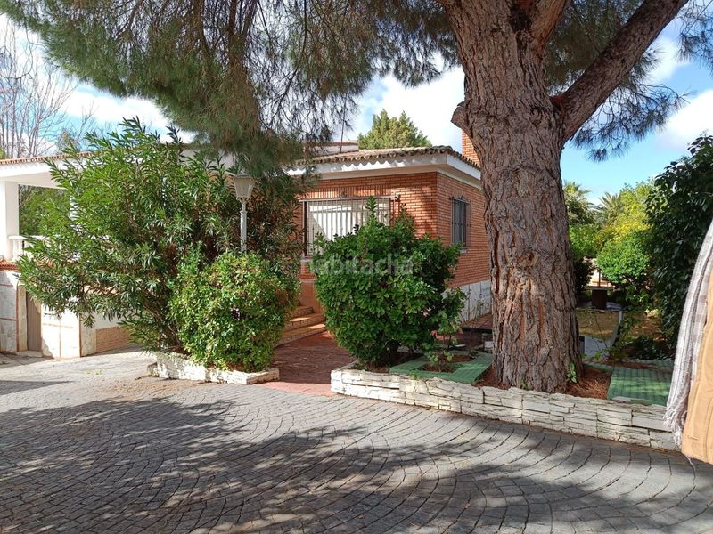 Foto 5f7a103b-c1a5-4e00-b034-c41cceb968bb. Xalet amb aparcament a Almendralejo