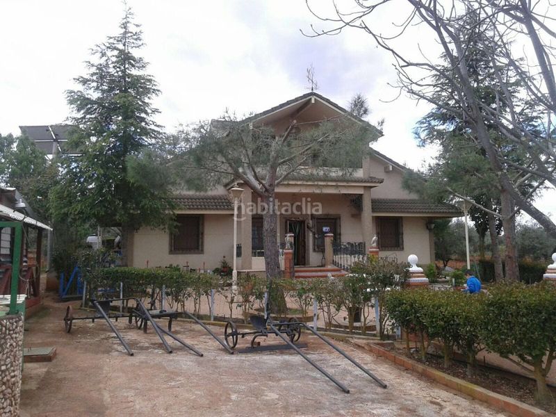 Foto 400aaf4e-6d5a-4312-8d2f-17202c0c2789. Chalet  en venta en almendralejo, 6 dormitorios. en Mérida