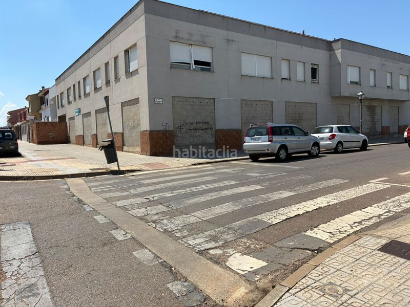 Foto ec486fb8-d472-42a3-bd89-21813dab3418. Lloguer local comercial a Almendralejo