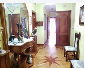 Maison à Almendralejo. Casa en venta en mercado  mercado, 3 dormitorios.