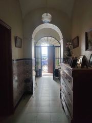 House in Almendralejo. Casa en venta en mercado  villafranca, 2 dormitorios.