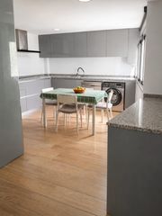 Flat in Silla. ?? piso reformado de 3 habitaciones con balcón en silla