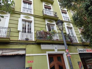 Pis a Carrer del doctor gil i morte 15. Piso céntrico con terraza de 85m2
