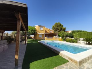 Chalet en Vilamarxant. Chalet urbano en la llomayna (vilamarxant)
