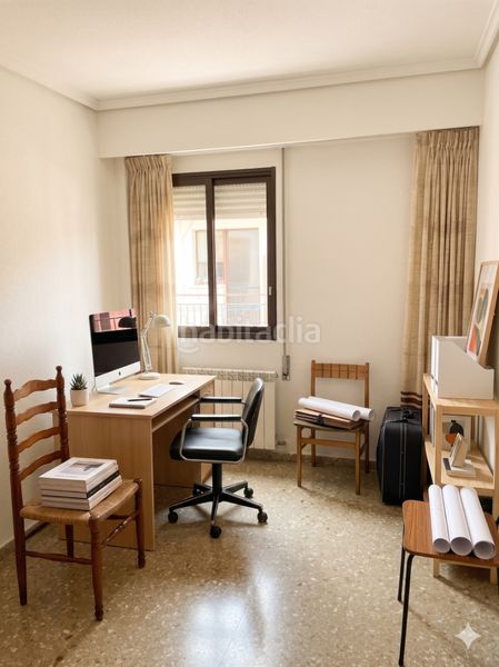 Piso espectacular vivienda de techos altos y amplios balcones en finca señorial en Valencia - Imagen 10