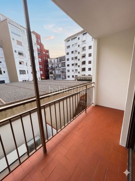 Piso espectacular vivienda de techos altos y amplios balcones en finca señorial en Valencia - Imagen 8
