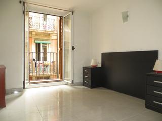 Piso en Raval. Sant antoni abat  mercat de sant antonivivienda exterior junto a