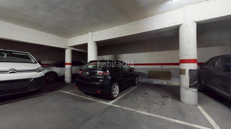 Foto b1faa09a-2e5e-43f4-a2d8-f8bdccf996e8. Car parking in Prosperitat Barcelona