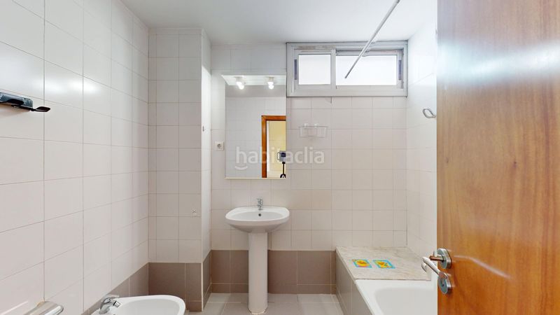 Foto c66ee4c4-b198-4710-82e1-38d4fb1e03cb. Pis amb calefacció aparcament a La Guineueta Barcelona