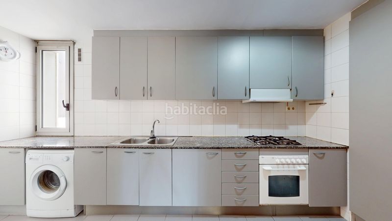 Foto d0e020ac-1348-4abe-a37c-b89311405e47. Pis amb calefacció aparcament a La Guineueta Barcelona