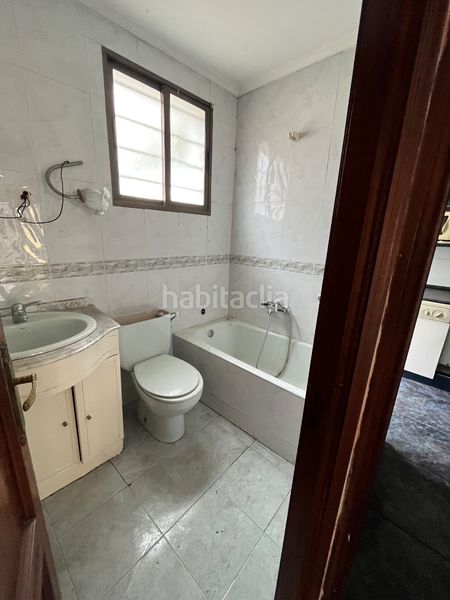 Foto 83dd5a18-ce73-4bf4-8e0e-9595cdd58780. Casa aparellada a Las Viñas Santurtzi