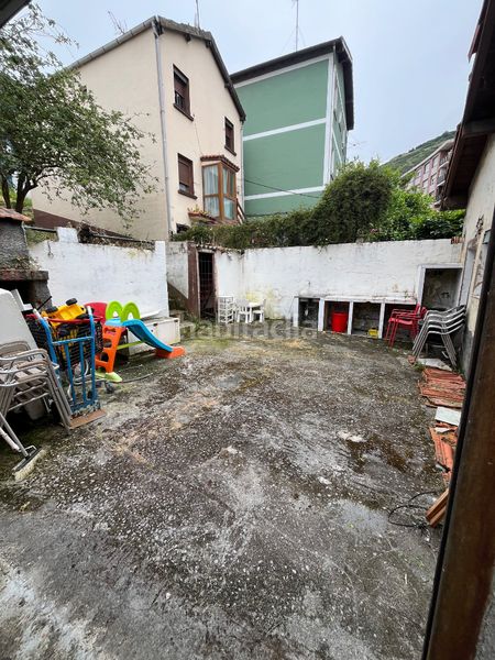 Foto e5b5aae9-a06c-4526-b646-7df5fde07492. Casa aparellada a Las Viñas Santurtzi