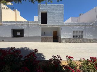 Casa a San Isidro - Campohermoso. Oportunidad de chalet pareado en campohermoso!