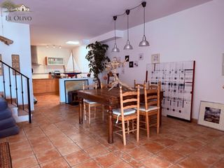 Casa aparellada a Pozo de los Frailes-Presillas-Albaricoques. Oportunidad de chalet en el pozo de los frailes níjar