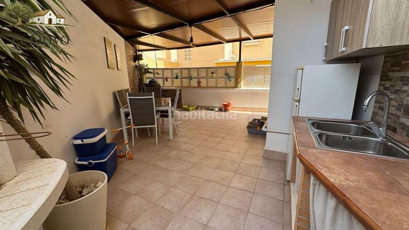Foto 1be5fca7-8890-4a4e-af32-058ce1f94490. Maison jumelée avec parking dans Retamar Almería
