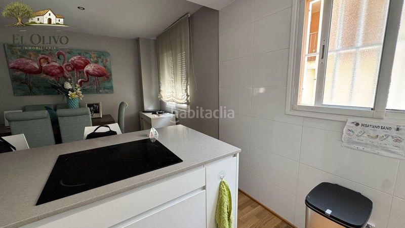 Foto bbcc8ef6-d0fd-4615-b0e0-869c9cd8f69a. Maison jumelée avec parking dans Retamar Almería