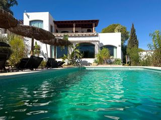Xalet a Las Negras. Villa con 6 apartamentos independientes en las negras
