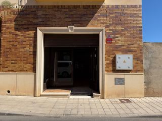 Lloguer Local Comercial a San Isidro - Campohermoso. Local en alquiler
