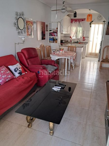 Foto df45fdf7-f820-4392-8994-77ffeefb9512. Maison jumelée dans calle de la comunidad andaluza 47 dans Pilar de la Horadada