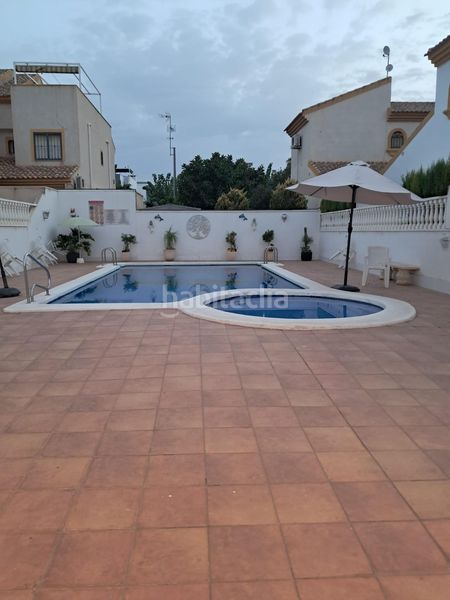 Foto e4d0c1cd-9b30-4d36-8b90-df2ae7c95066. Maison jumelée dans calle de la comunidad andaluza 47 dans Pilar de la Horadada