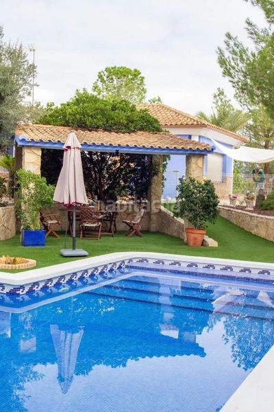 Foto 5c52fff3-d76b-406d-8ef7-fab89f9783df. Chalet en calle quince - Los Conejos i exclusiva villa independiente con parcela de 1.340 m2 y piscina en Molina de Segura