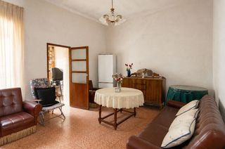 Casa in Torreagüera. Dos casas en venta para reformar fachada a dos calles, en torrea