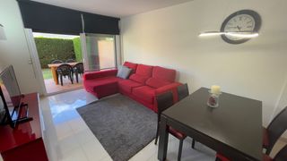 Affitto Piano terra  Carrer rec del molí. Planta baja semi nueva con jardin