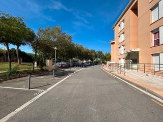 Car parking in Avinguda Vall de Ribes 35