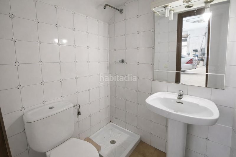 Foto 2da600e2-64d7-42e0-88e4-1a0276635375. Lloguer local comercial a Santo Domingo Alicante