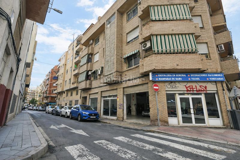 Foto 4760dec1-2704-4d6f-9f2e-3ff8bbb5dadd. Lloguer local comercial a Santo Domingo Alicante