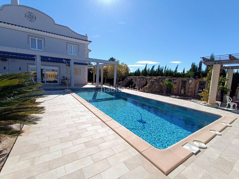 Foto dab96a45-3672-44bb-bc3e-0a067bd24035. Xalet amb xemeneia calefacció aparcament piscina a San Fulgencio