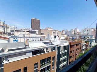 Flat  Carrer pintor lorenzo casanova. Amplia vivienda con ascensor junto a plaza s�neca