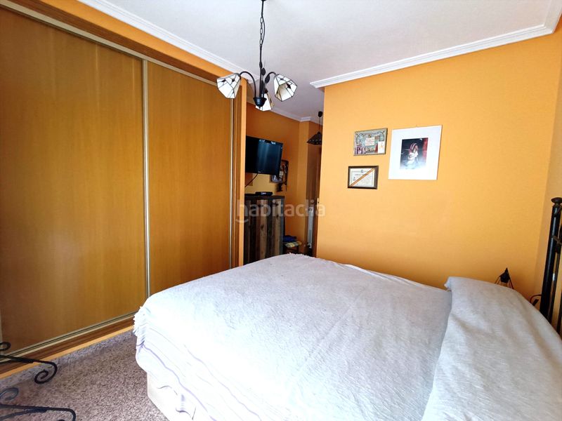 Foto e9b6bed4-c94c-4a0b-8885-a8b72f7b5505. Pis amb calefacció aparcament a Florida Baja Alicante