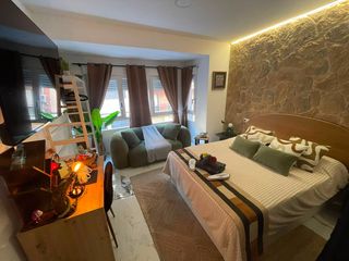 Rent Studio  Calle del maestro alonso. Estudio de 1 dormitorio amueblado