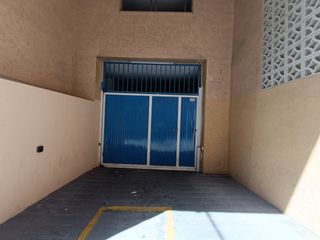 Aparcament cotxe a Calle Primitivo Pérez