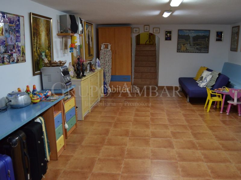 Foto 72c27b35-790d-4b49-879e-3d34a8466c0a. Casa adossada amb aparcament a S´Eixample-Can Misses Ibiza