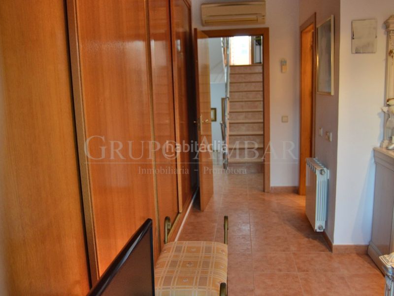 Foto b242d254-ab2c-4ba6-af70-7a22affa2f8b. Casa adossada amb aparcament a S´Eixample-Can Misses Ibiza